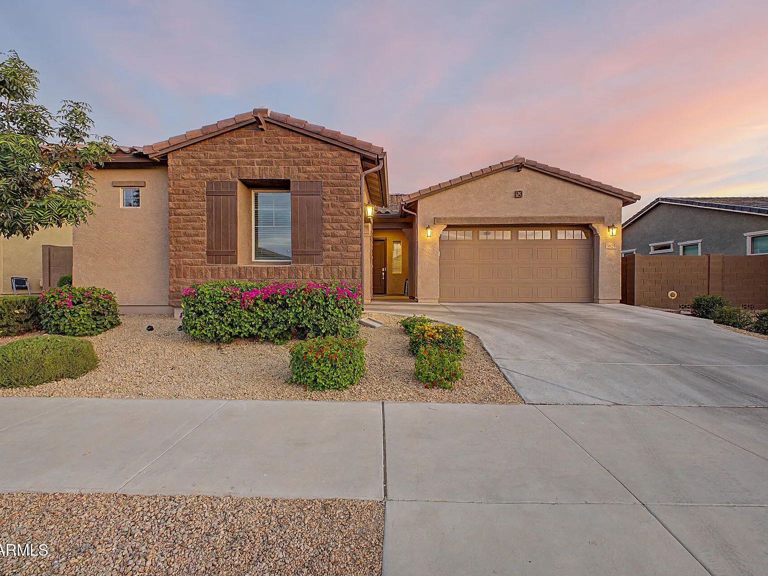 3 bed, 2.0 bath, 2000 sqft, $2,495 — Photo 1