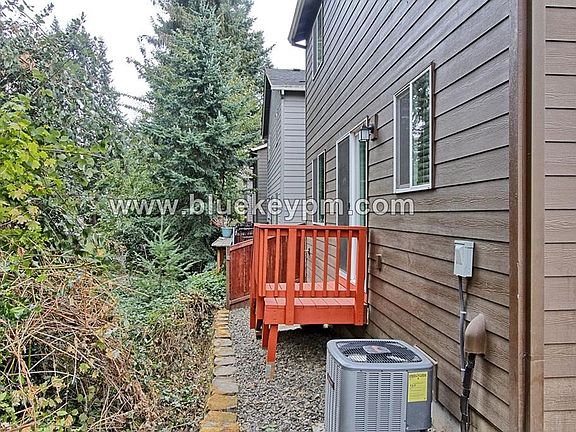 2nd image of 5002 NE 2nd Ave