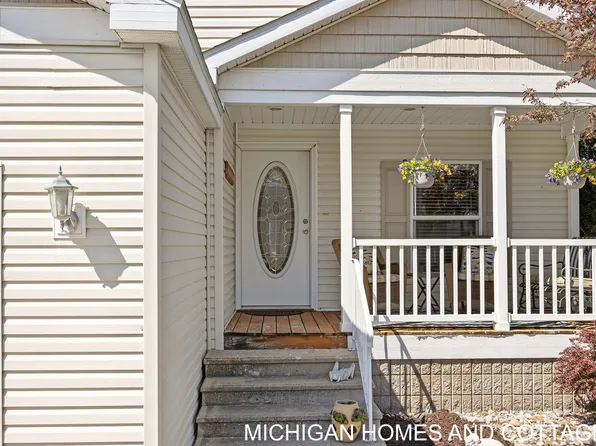 5245 W Scenic Turn Ln, Holland, MI 49423