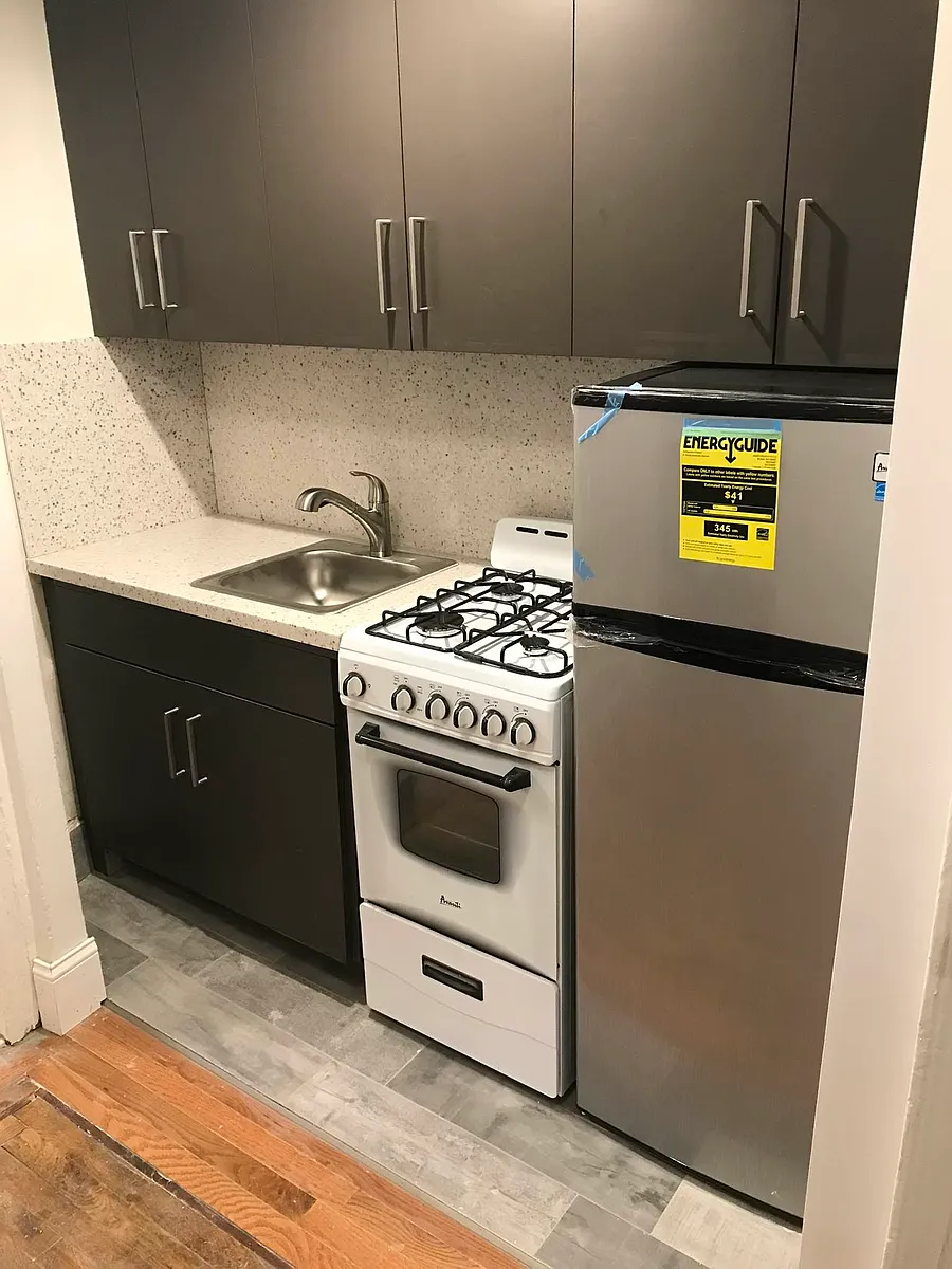 Building Photo - 337 E 85th St #2B