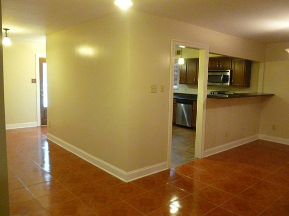 5th image of 10126 Rosewood Dr