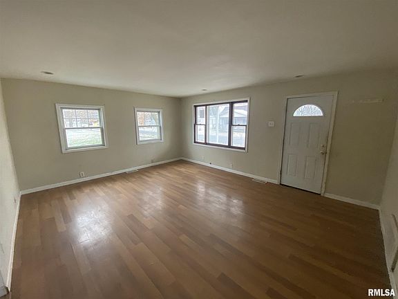 2nd image of 342 S Railroad St