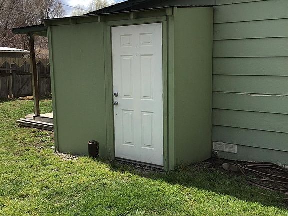 5th image of 850 NW 9th St