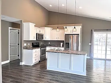 3 bed, 1350 sqft, $1,700 — Photo 3