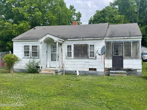 300 E Academy Street, Robersonville, NC 27871