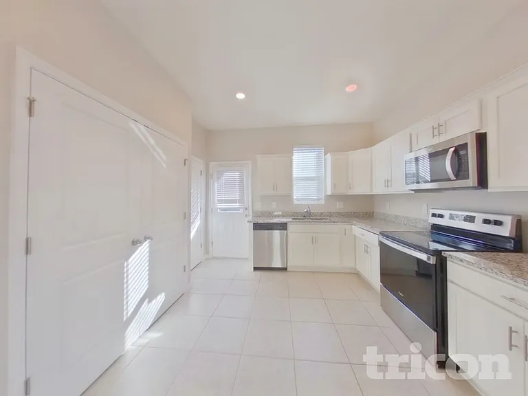 1073 Cades Cove Way — Photo 5