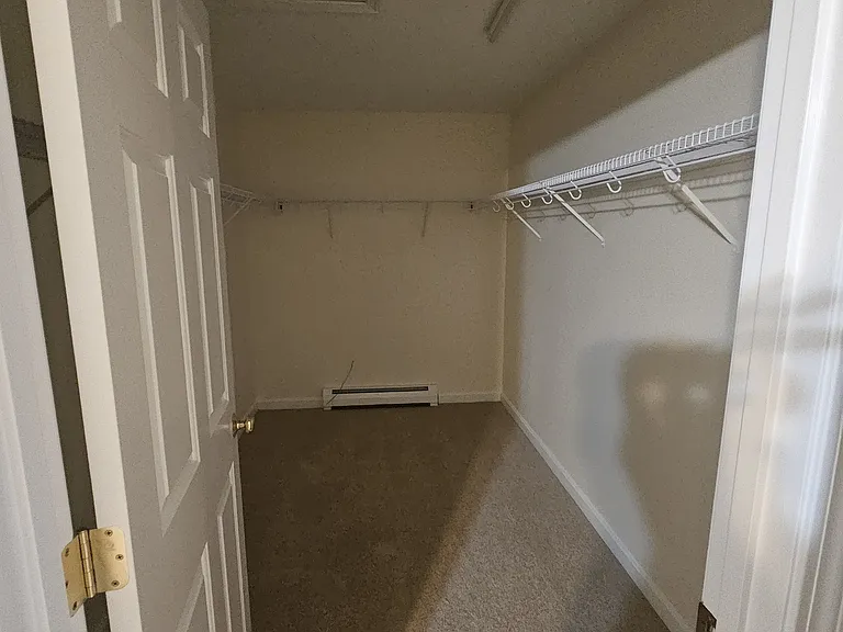 585 High St — Photo 10