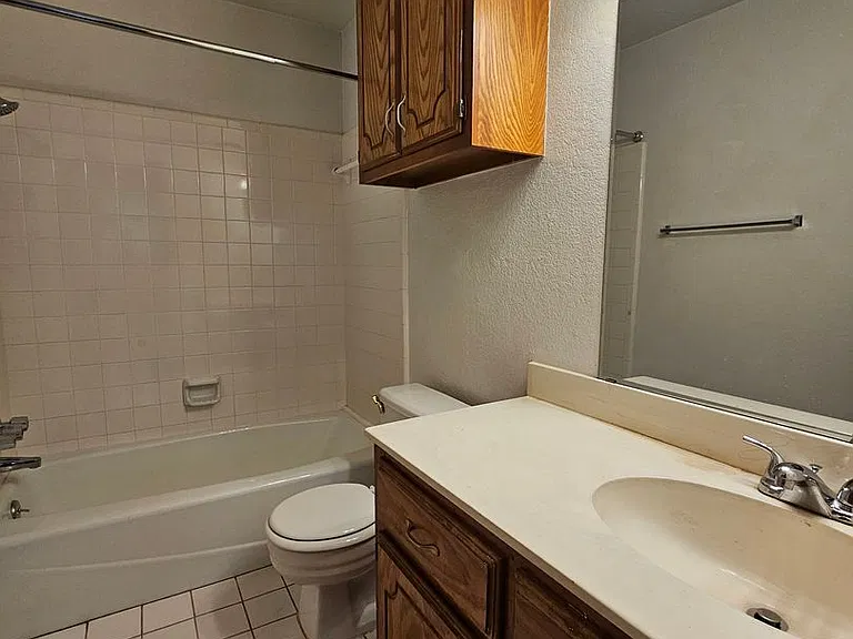 612 Springwood St — Photo 11