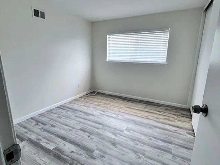 102 Hillside Way — Photo 17