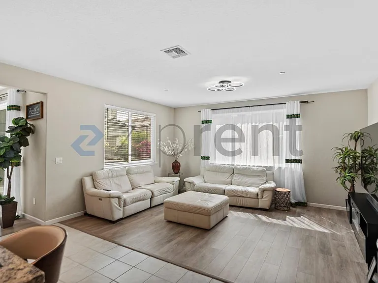 813 Stickney Way — Photo 7