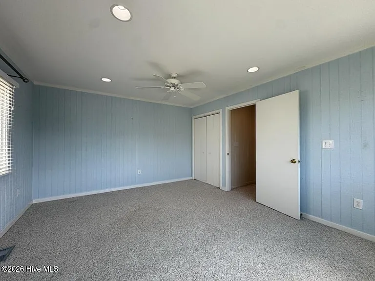 1154 Monroe Ln — Photo 10
