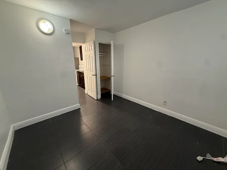 37 SW 14th St #9 — Photo 6