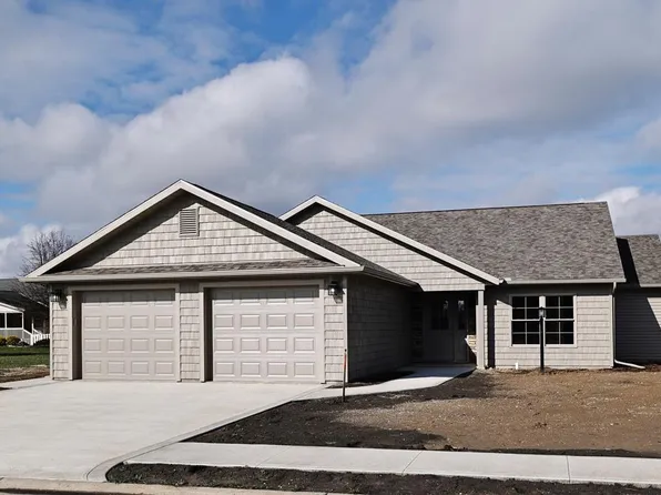 113 Kincora Dr, Bucyrus, OH 44820