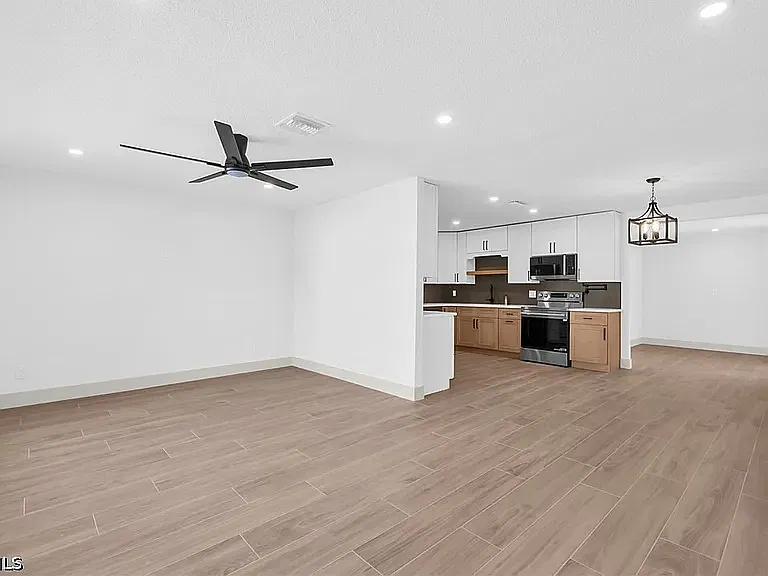 4 bed, 1542 sqft, $2,300 — Photo 2