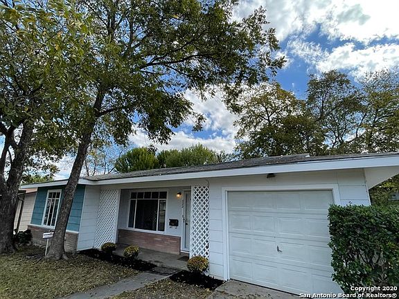 2nd image of 622 Edgebrook Ln