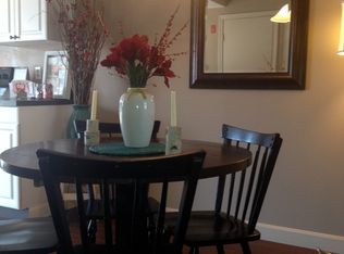 3399 Post Rd APT 27, Warwick, RI 02886