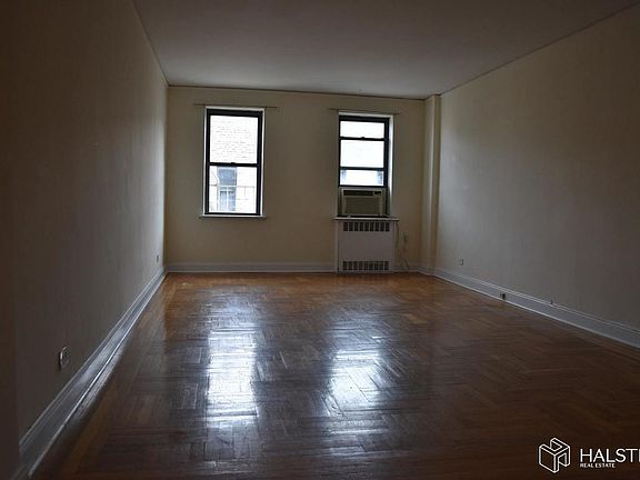 3rd image of 205 Pinehurst Ave APT 4K