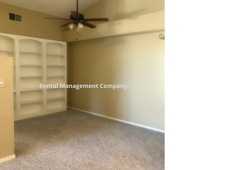 941 E Buckhill Rd — Photo 4