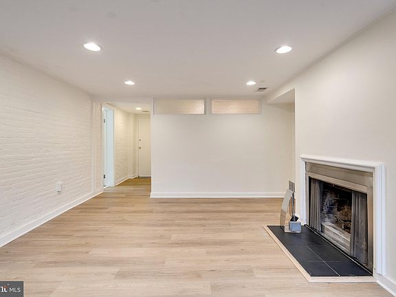4th image of 813 Maryland Ave NE