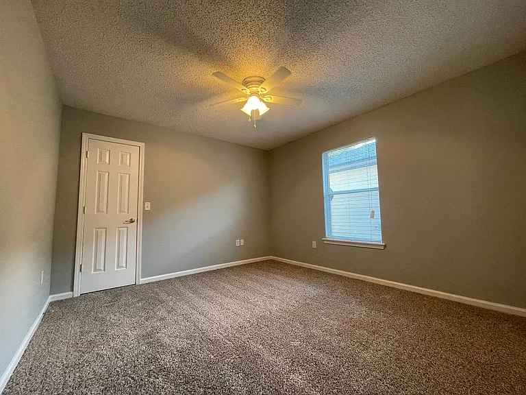 9374 Daniels Mill Dr — Photo 17