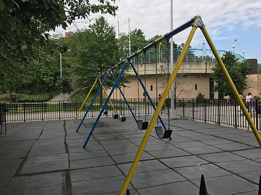 Rented by Luxury Property Group | media 42