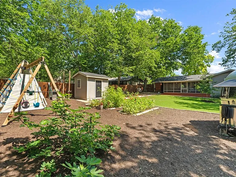 3207 Carol Ann Dr — Photo 30