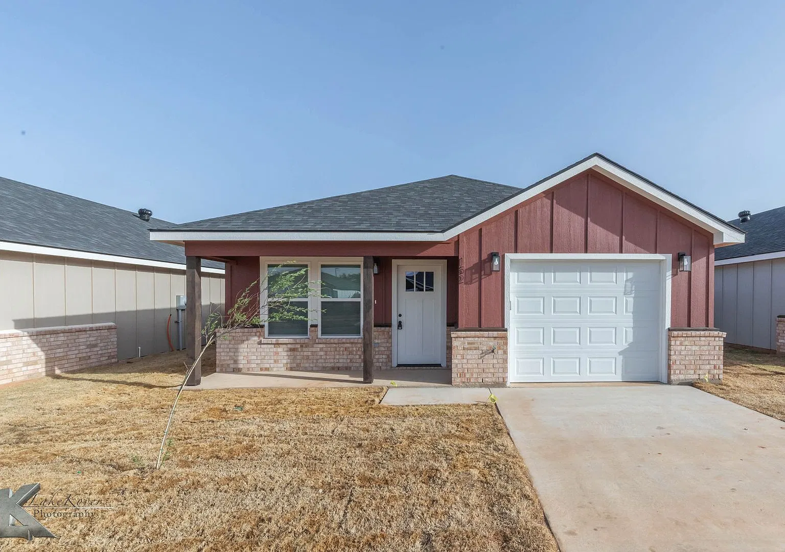 Beautifully Built In 2025! 3 Bedroom, 2 Bath, 1 Car Xl Garage — Photo 2