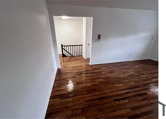 2033 Strang Ave #2 — Photo 15