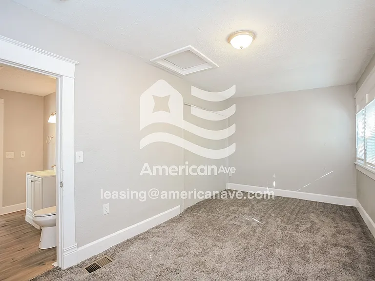 614401_009_wm_-_main_bedroom_13184347.jpg