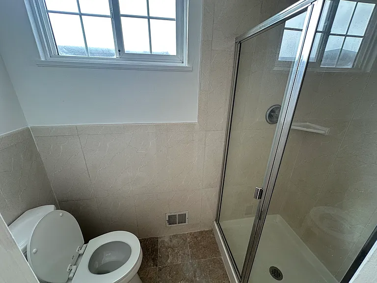 201 Springdale Dr — Photo 9