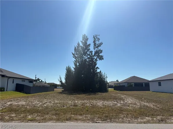 3710 Ceitus Pkwy, Cape Coral, FL 33991