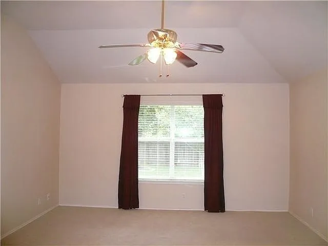 8102 Lerwick Ln — Photo 10