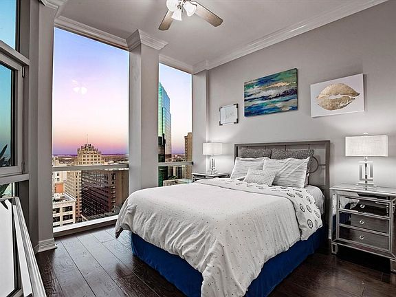 5th image of 500 Throckmorton St APT 1801