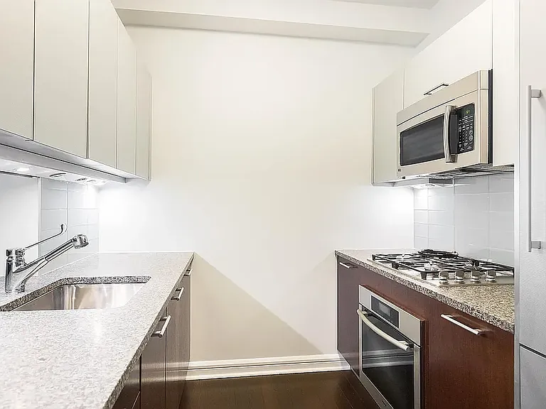 100 Riverside Blvd #16E — Photo 5