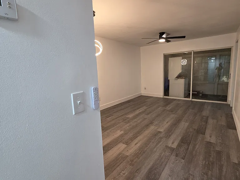 572 Bahia Cir #B — Photo 3