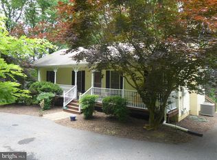 821 Summit Point Dr, Front Royal, VA 22630