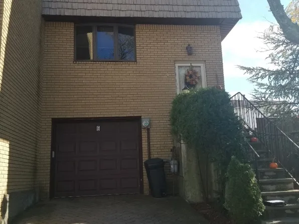 6 Daffodil Ct, Staten Island, NY 10312