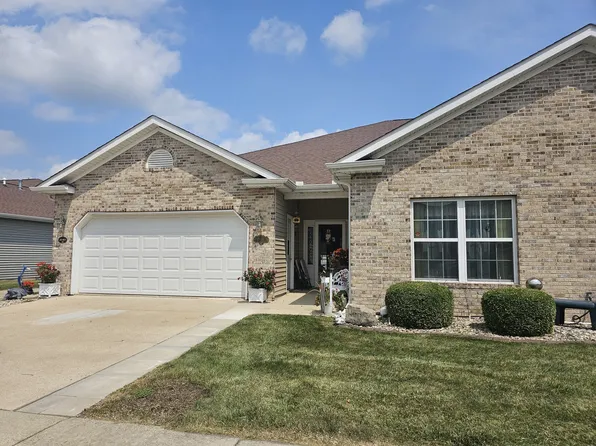 1906 Prairie Winds Dr, Urbana, IL 61802