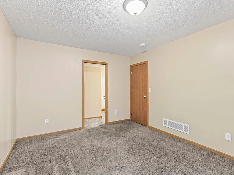 2916 W Arlington St — Photo 17