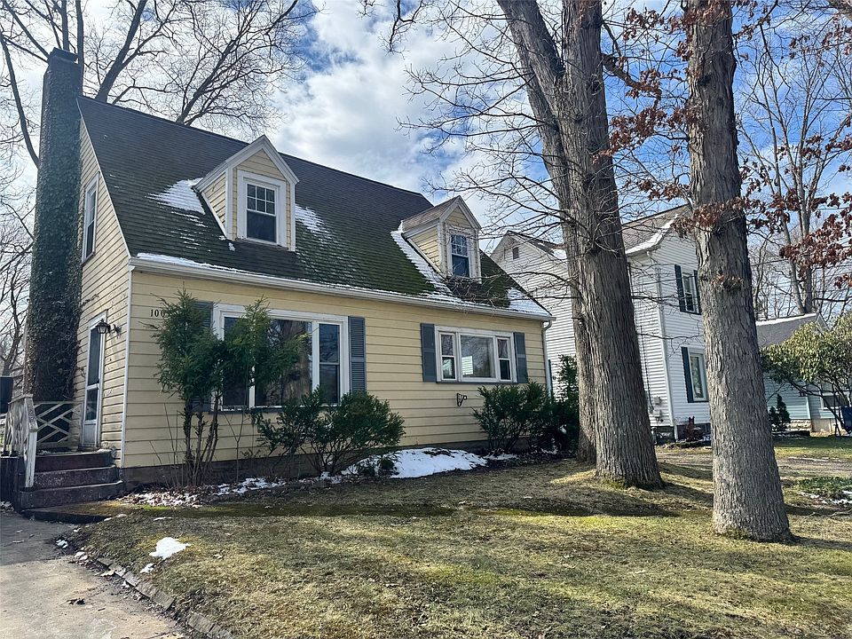 1st image of 1005 1st St