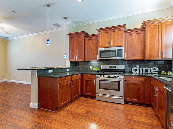 3rd image of 2606 N Henderson Ave APT C