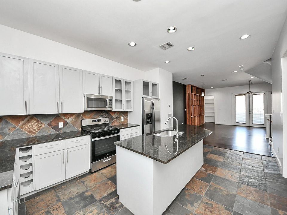 1st image of 2911 Chartres St