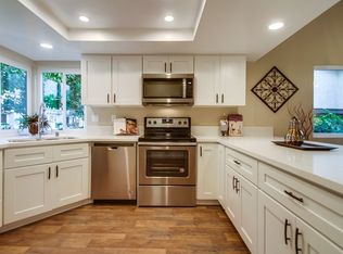 6827 Pear Tree Dr, Carlsbad, CA 92011