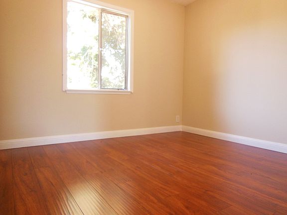 5th image of 407 Chestnut St APT 6