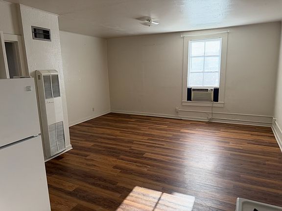3rd image of 45 S Shepherd St #3