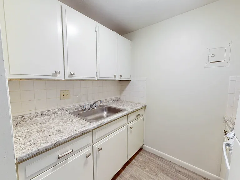 Studio -Kitchen-extra cabinet space