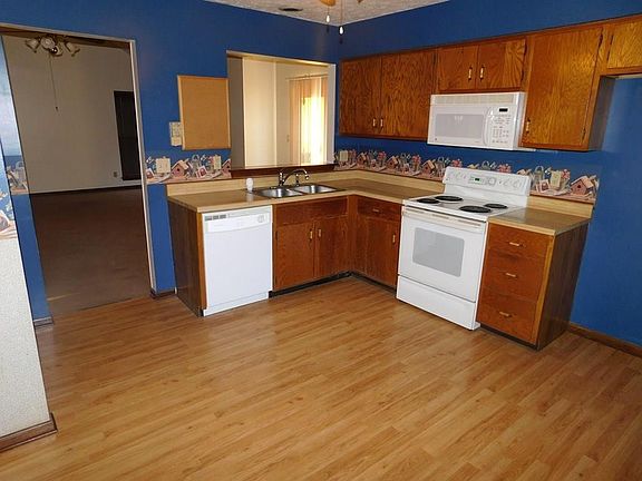 3rd image of 4486 N Braemar Dr