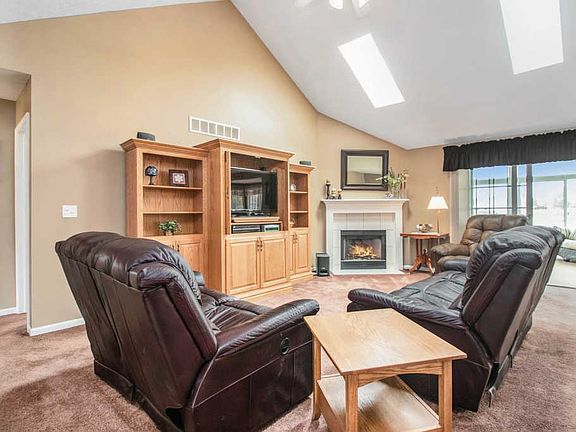 5th image of 525 Shepherds Cove Dr