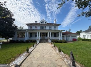 53 W Graham St, Mc Rae Helena, GA 31055