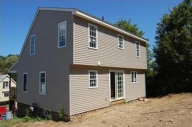 2nd image of 13 Warren St